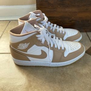 Mens Nike Air Force Jordans size 9 beige tan